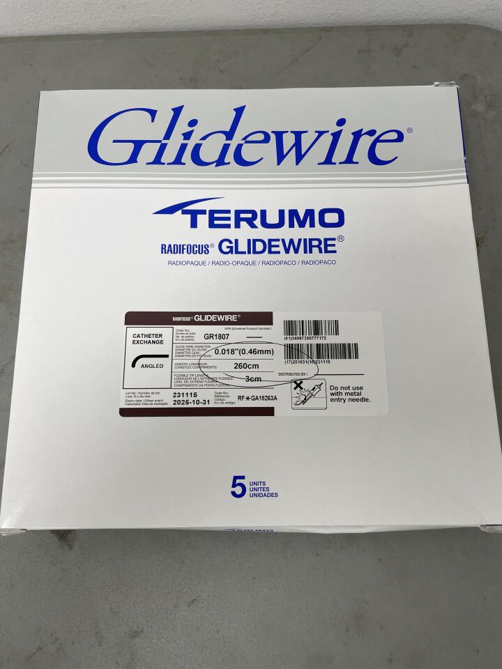 GR1807 - TERUMO - Radifocus Glidewire - Angled - .018" x 260cm x 3cm, (BX/5)