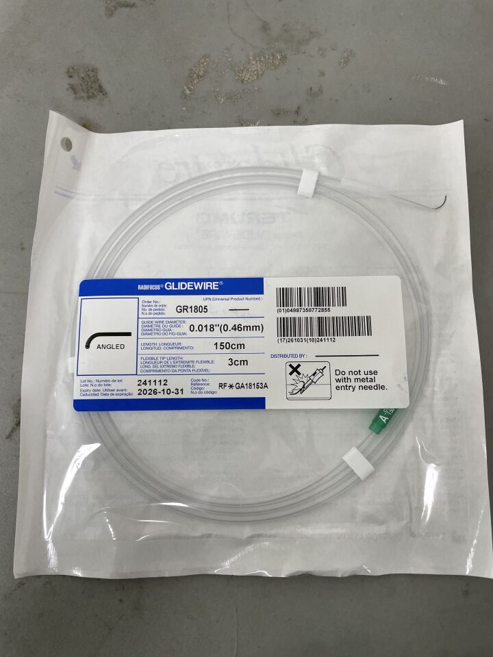 GR1805 - TERUMO - Radifocus Glidewire - Angled - .018" x 150cm x 3cm, (EA)