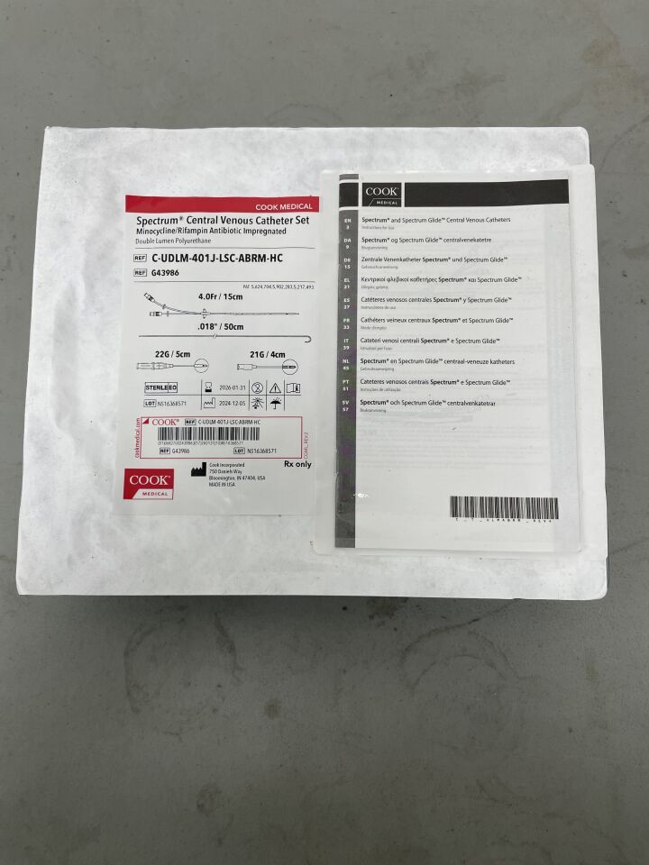 G43986 - COOK - Spectrum Double Lumen Central Venous Catheter Minocycline/Rifampin, 4F x 15cm, (EA)
