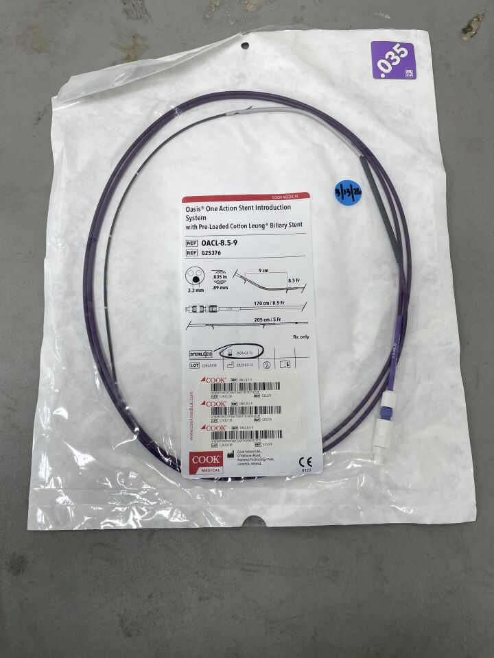G25376 - COOK - Oasis One Action Stent Introduction System with Pre-Loaded Cotton Leung Biliary Stent - 8.5Fr x 9cm, (EA)