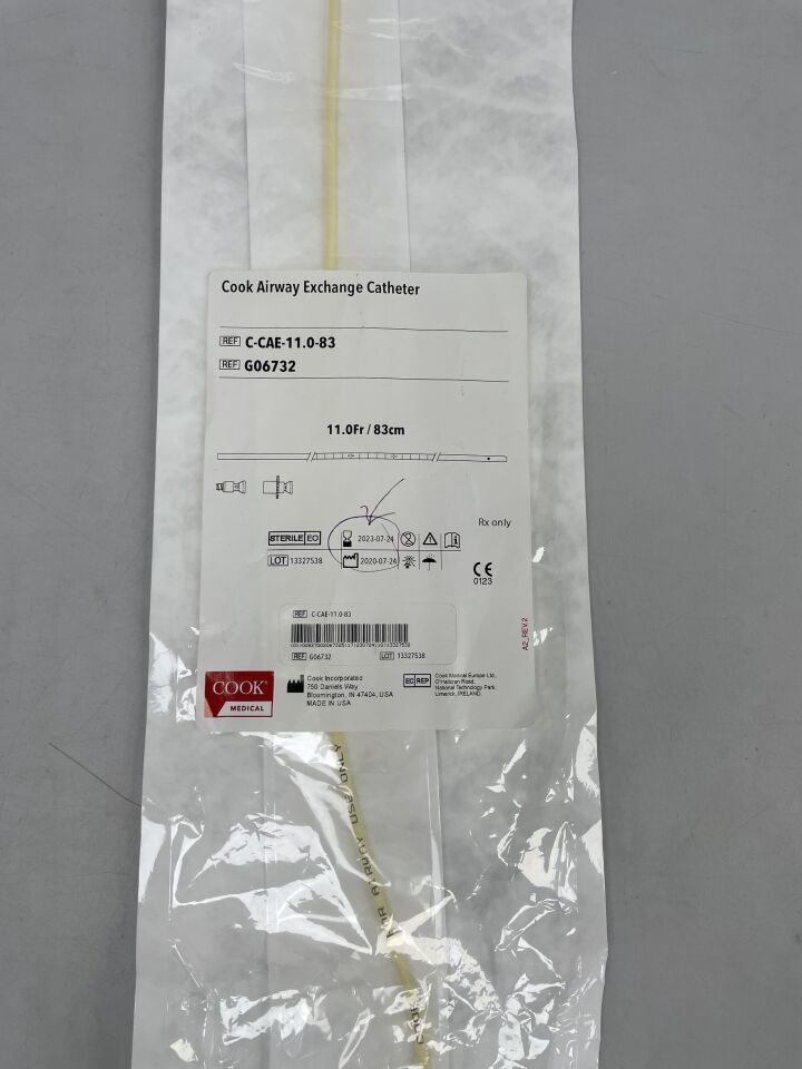 G06732 - COOK - Airway Exchange Catheter - 11Fr x 83cm (L), ()
