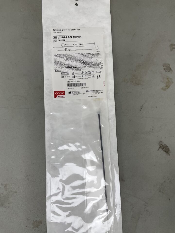 G09709 - COOK - Amplatz Ureteral Stent Set - Ultrathane - 8.5Fr x 24cm x .035 (L), ()