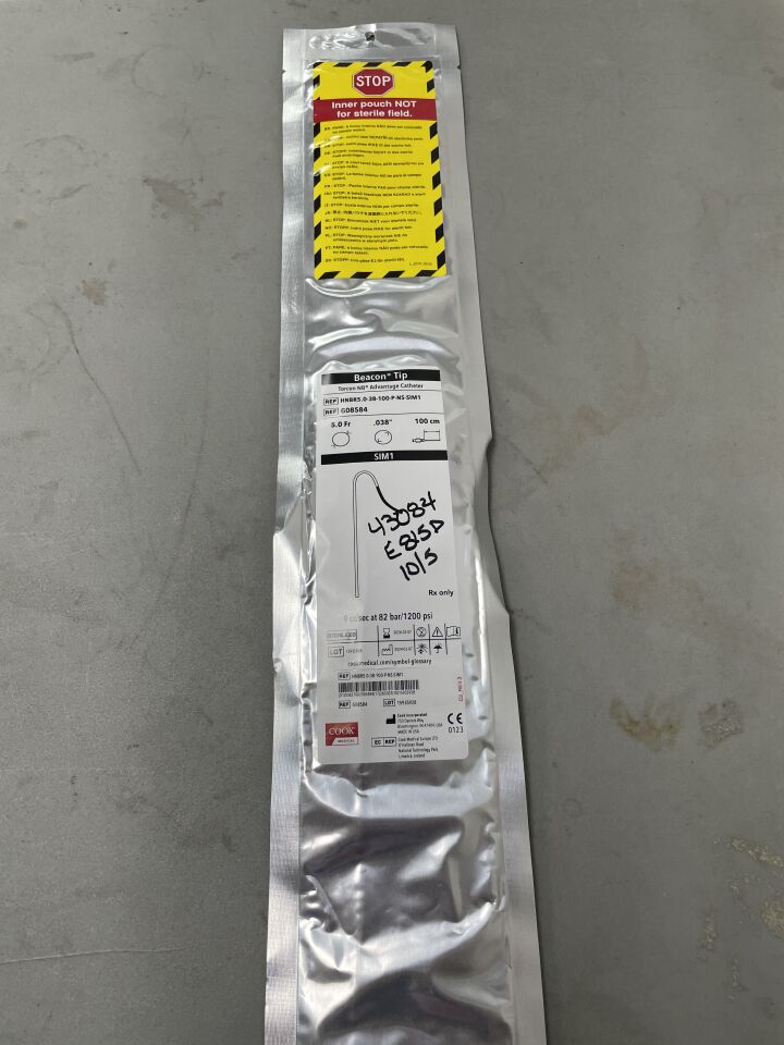 G08584 - COOK - Beacon Tip Torcon NB Advantage Catheter - SIM1 - 5Fr x .038" x 100cm, ()
