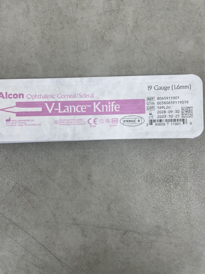 8065911901 - ALCON - Ophthalmic Corneal/Scleral V-Lance Knife, 19G Size, with MVR Blade, (EA)