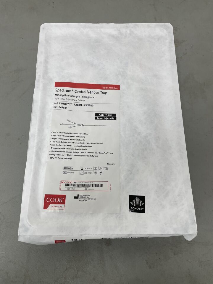 G47831 - COOK - Spectrum Triple Lumen Central Venous Catheter Tray, Power Injectable, 7F x 15cm - UOM EA - expiration 2028-03-31, (EA)