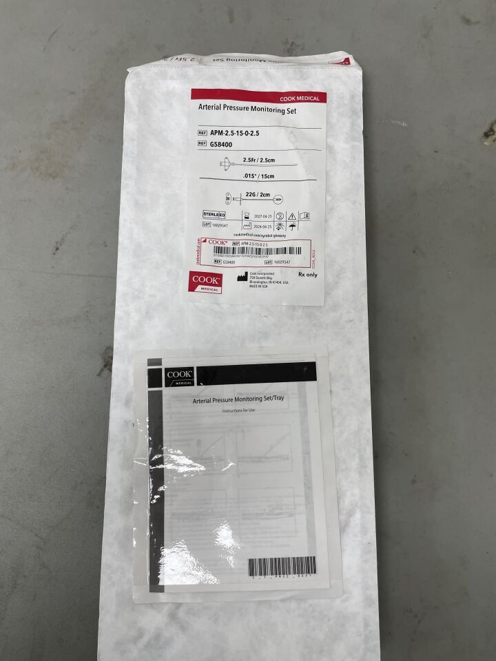 G58400 - COOK - Arterial Pressure Monitoring Set 2.5F x 2.5cm, 22G, 0.015" - UOM EA - expiration 2027-04-25, (EA)