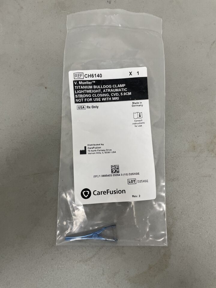 CH6140 - CAREFUSION - V. Mueller TITANIUM BULLDOG CLAMP LIGHTWEIGHT, ATRAUMATIC STRONG CLOSING, CVD, 5.0CM, (EA)