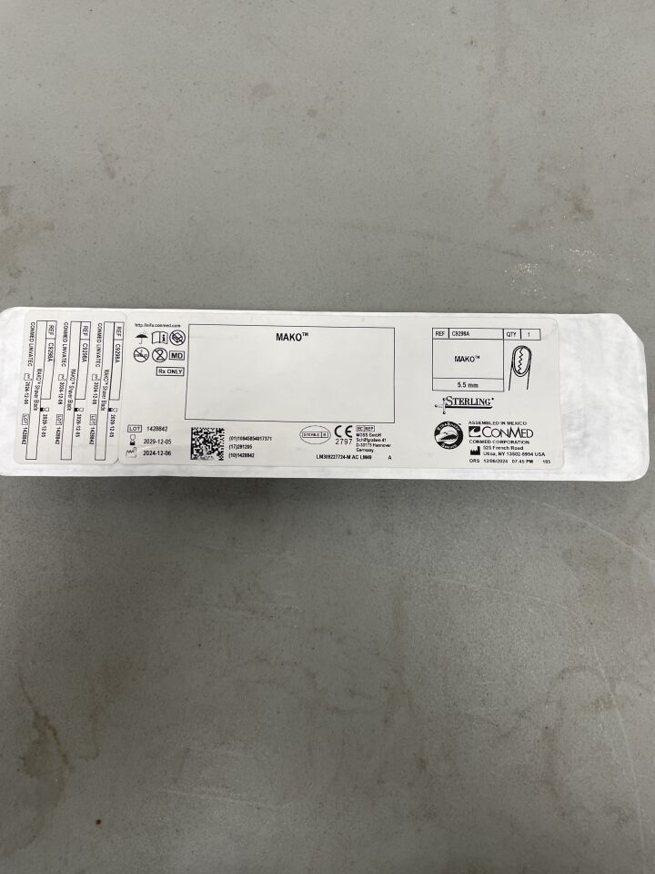 C9298A - CONMED - Mako Dual-Purpose Arthroscopy Blade, 5.5 mm dia. x 13 cm Working Length, (EA)