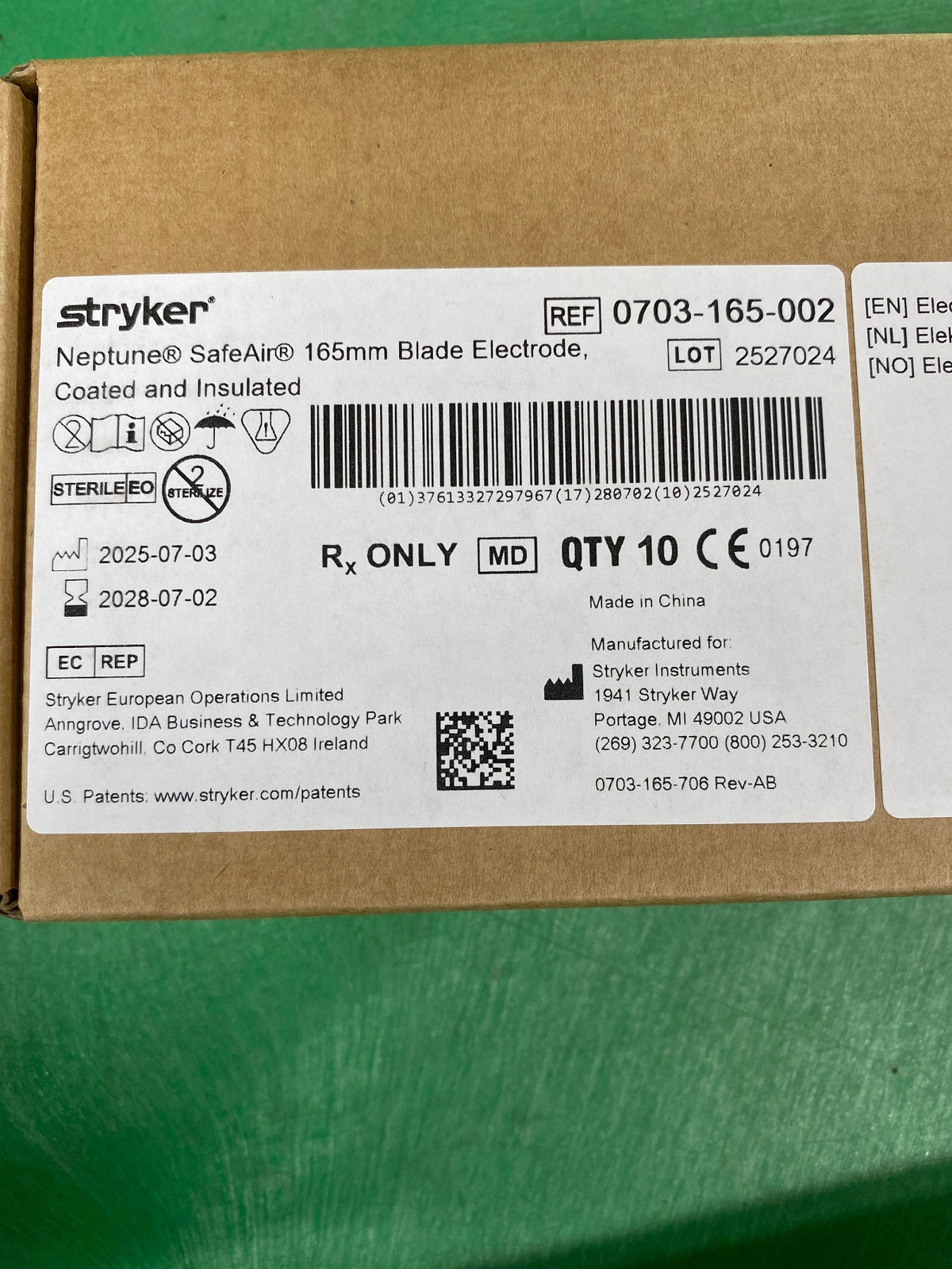 0703-165-002 - STRYKER - Neptune E-SEP 165mm Blade Electrode, Coated & Insulated, (BX/10)