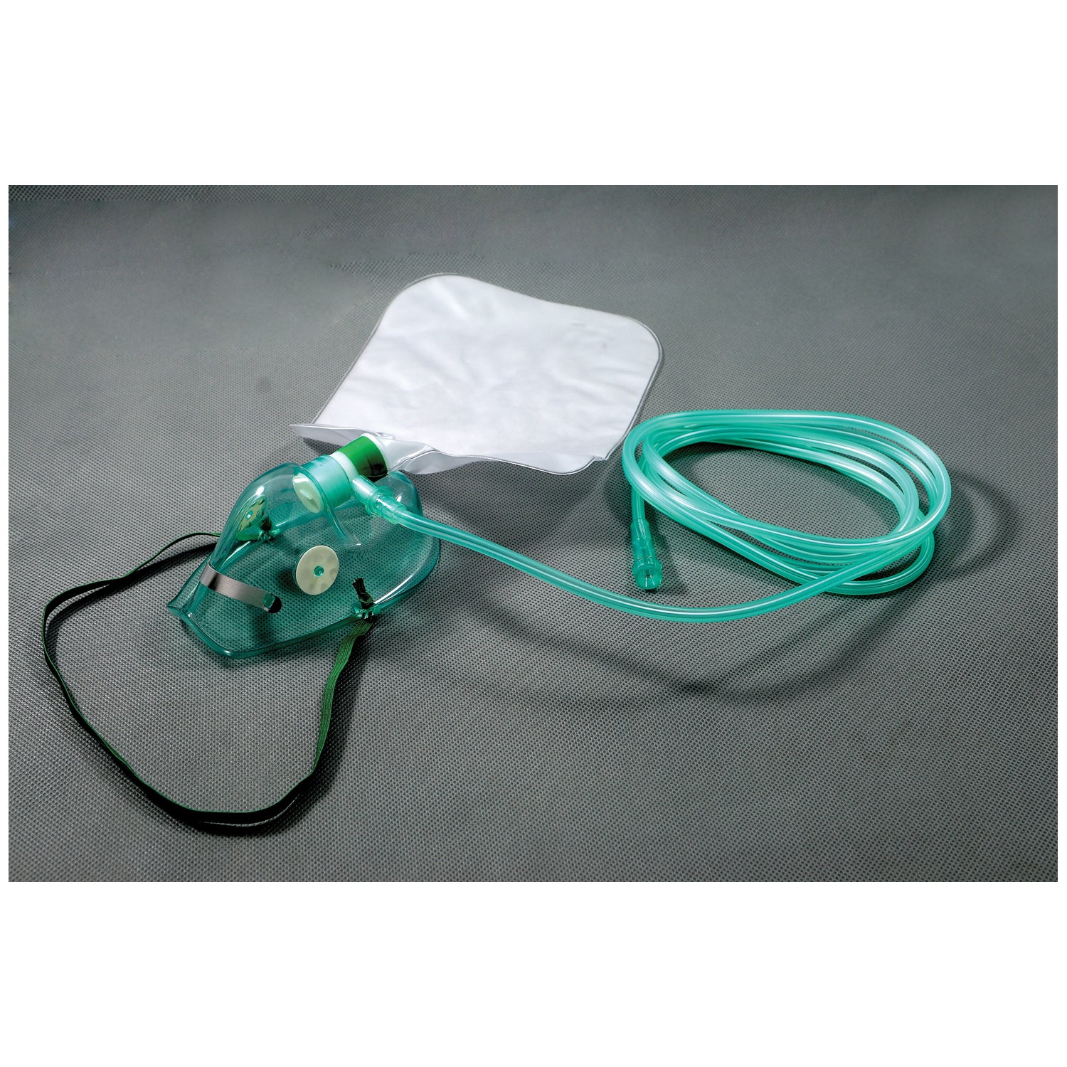 AS78020 - Amsino International, Inc. - Mascarilla nebulizadora alargada, tubo de 7 pies, copa de 20 ml, 50 unidades