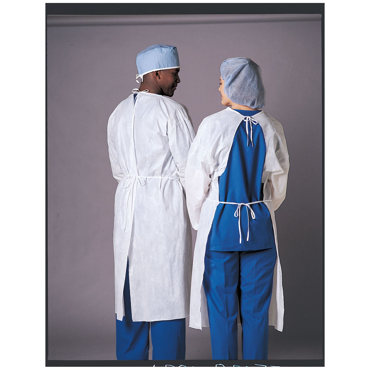 200 - Busse Hospital Disposables, Inc. - 全背式防護服,白色,50件/箱,箱裝