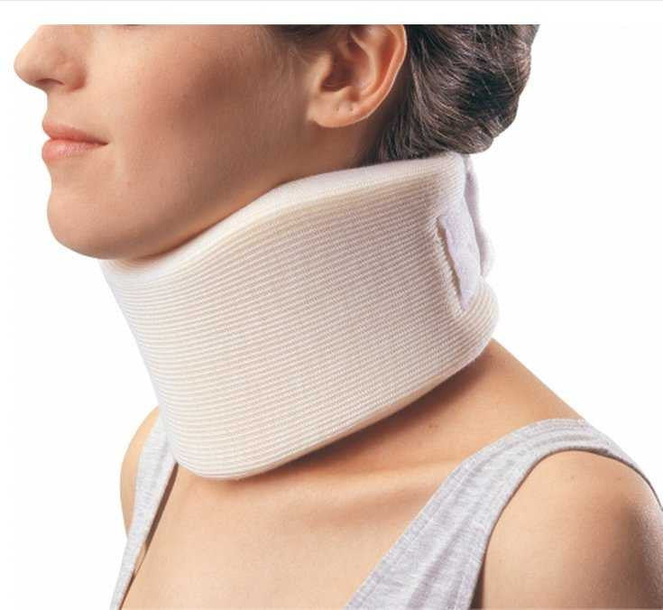 410209 - ProCare - Cervical Collar ProCare Form Fit Low Contoured / Medium Density Adult Medium One-Piece 4 Inch Height 20 Inch Length 13 to 18 Inch Neck Circumference 79-83015 Pack of 1, (EA)