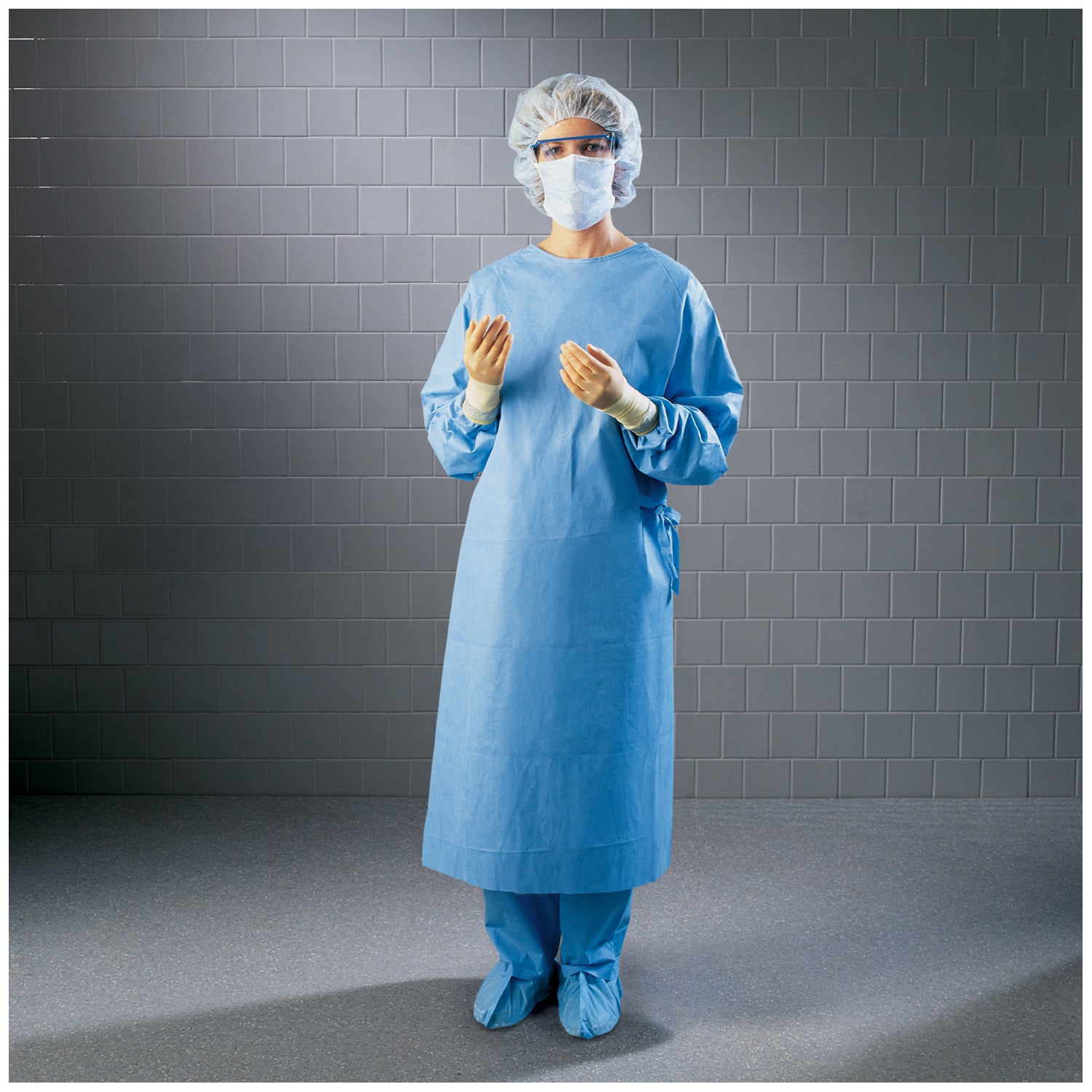 95131 - O&M Halyard - Surgical Gown, Towel, AAMI 3 Liquid Barrier Standard, Non-Reinforced, Sterile, XX-Large, 28/cs (US Only) , cs