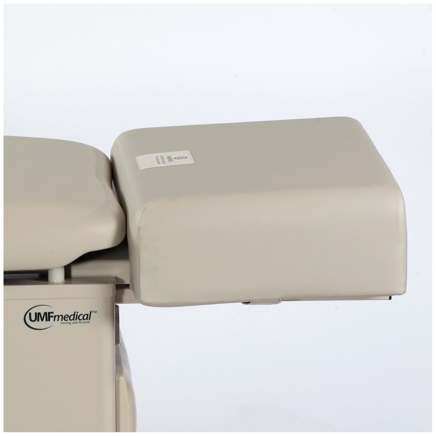 21 - UMF Medical - Elevated Leg Pad, Chair-to-Bed, for Models 5200 Series with Strap, 16 Available Colors (DROP SHIP ONLY) , ea