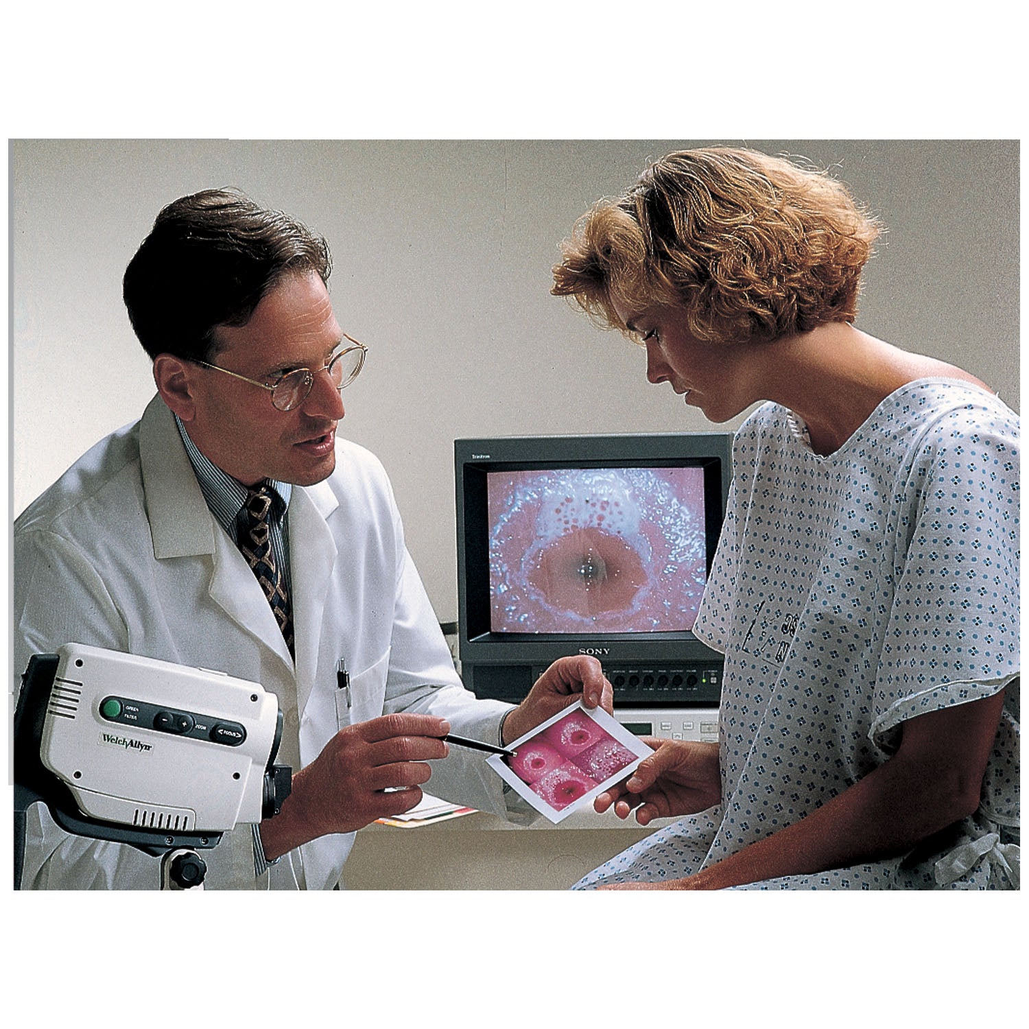 08800-U - Hillrom - 4.6V 鹵素燈泡,適用於 78810 照明系統(僅限美國),每個