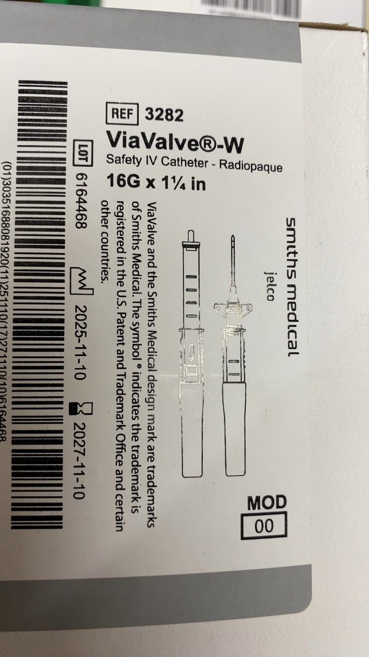 3282 - SMITHS MEDICAL - ViaValve®-W Safety IV Catheter - Radiopaque 16G x 1¼ in, (BX/50)