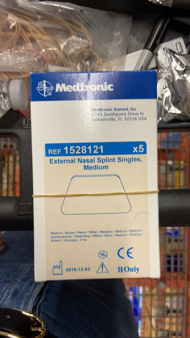 1528121 - MEDTRONIC - Single External Nasal Splint, Medium, (BX/5)