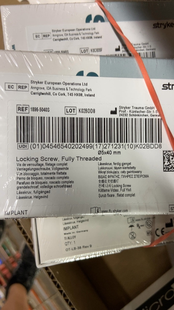 1896-5040S - STRYKER - Fully Threaded Locking Screw, 5 dia. x 40 mm Length, (BX/1)