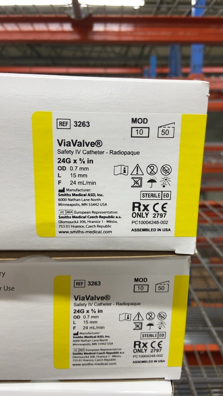 3263 - SMITHS MEDICAL - ViaValve Safety IV Catheter - Radiopaque 24G x ⅝ in, (BX/50)