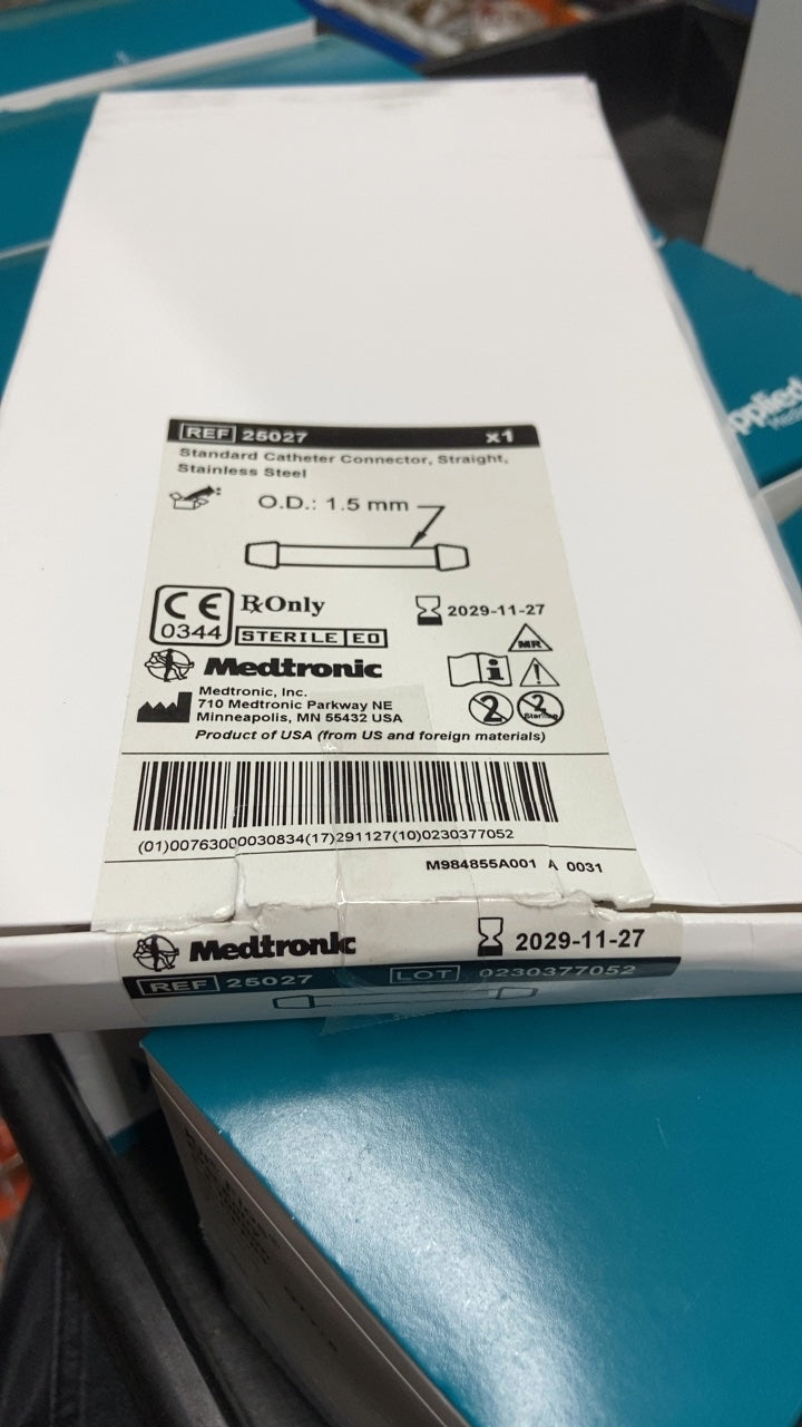 25027 - MEDTRONIC - Standard Catheter Connector, Straight, Stainless Steel, (BX/1)