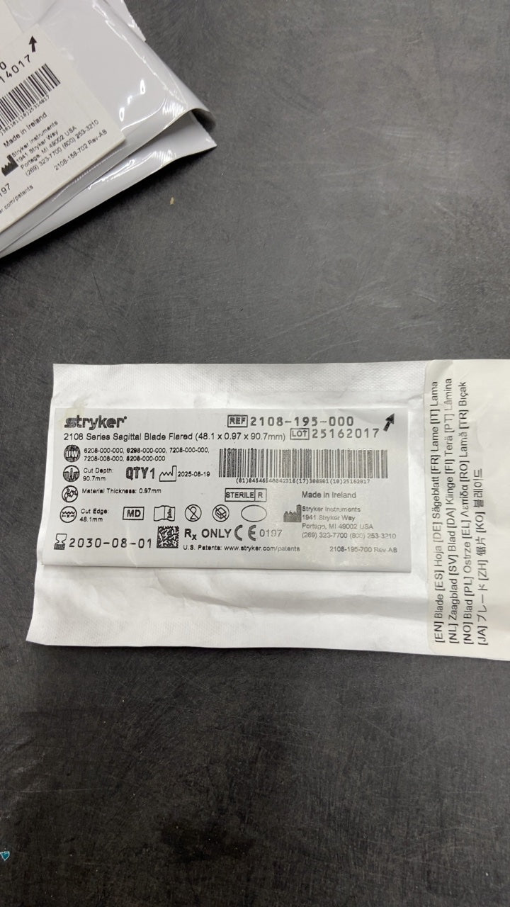 2108-195-000 - STRYKER - Sagittal Blade Flared, (EA/1)