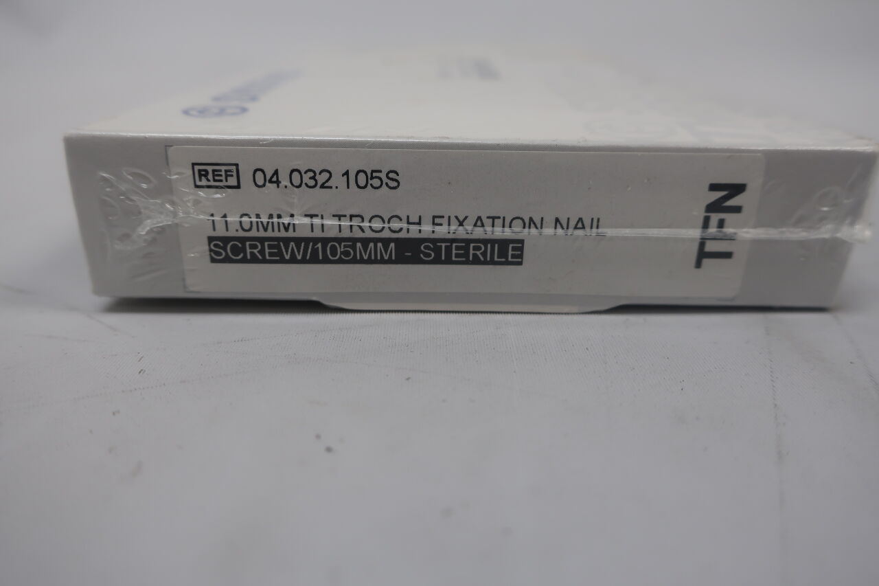 04.032.105S - SYNTHES - screw/105mm-sterile , (BOX/1) - ( Expiry Date: 2025-06-30 )