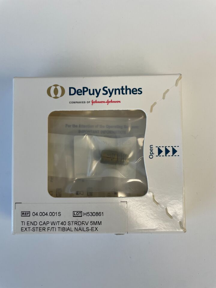 04.004.001S - SYNTHES - EXPert Nail TI END CAP W/T40 STRDRV 5MM EXT-STER F/TI TIBIAL NAILS-EX, (each) - ( Expiry Date: 2026-11-30 )