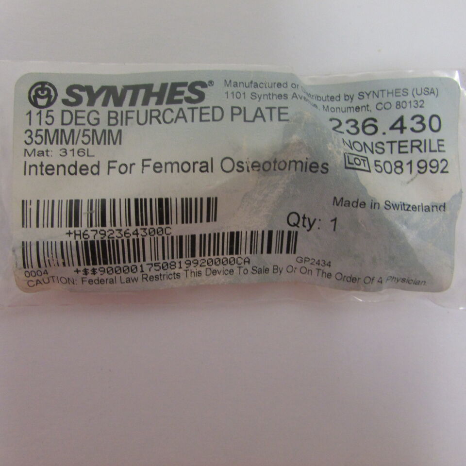 236.43 - SYNTHES - 115 deg bifurcated plate 35mm/5mm, () - ( Expiry Date: EACH )