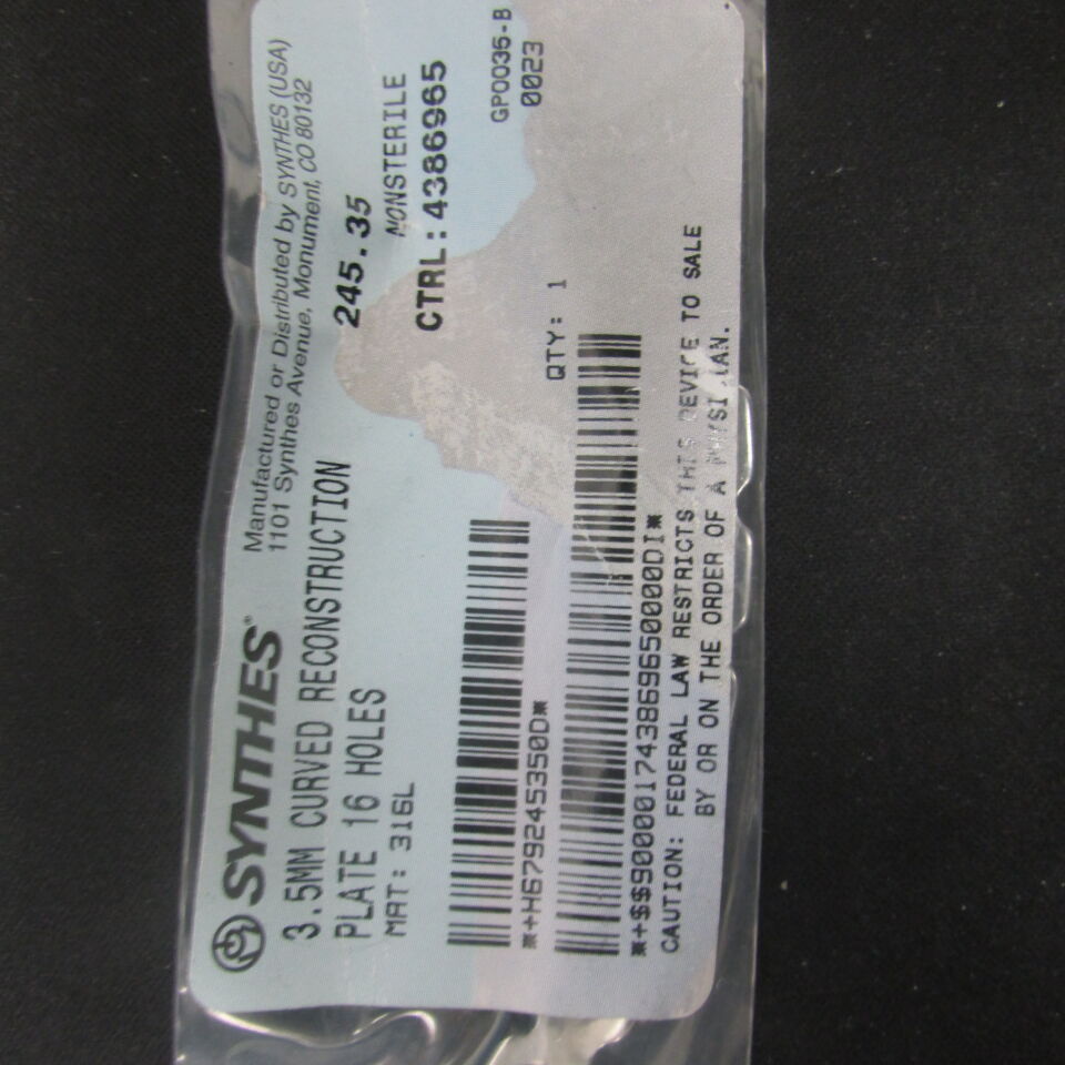 245.35 - SYNTHES - 3.5mm curved reconstruction plate 16 holes, () - ( Expiry Date: EACH )