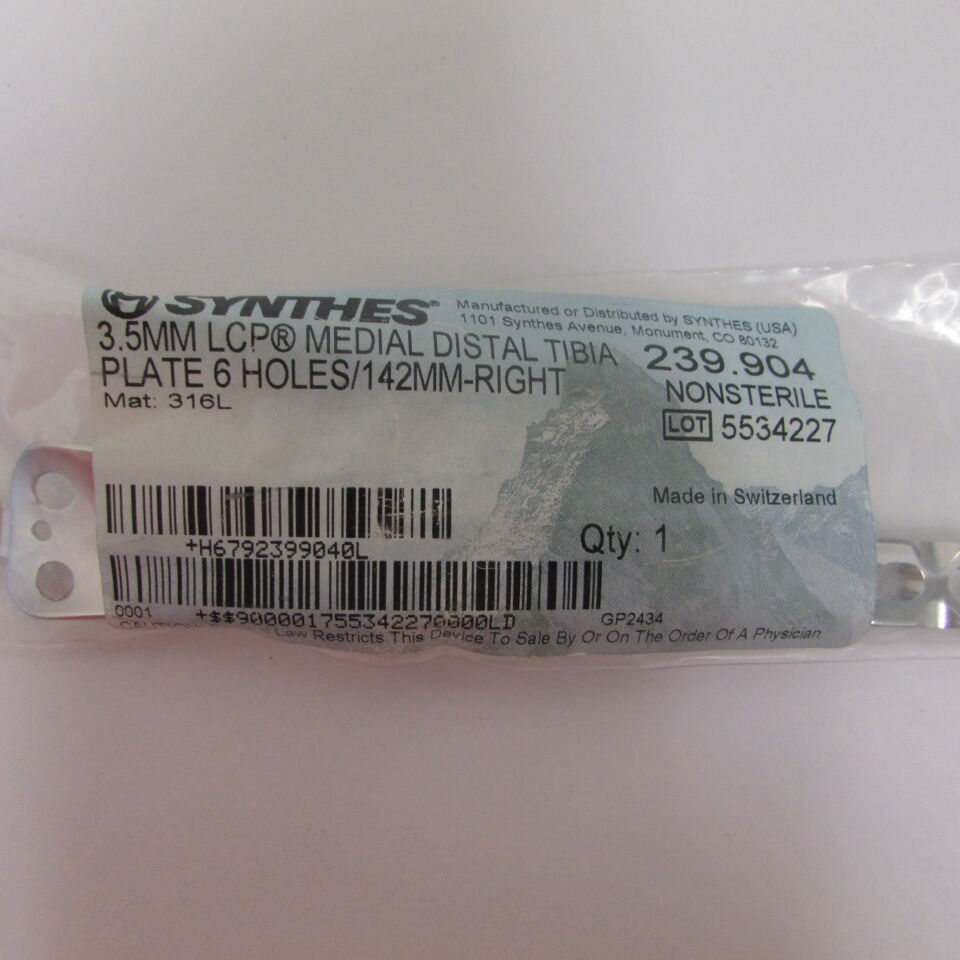 239.904 - SYNTHES - 3.5mm lcp medial distal tibia plate 6 holes/142mm-right, () - ( Expiry Date: EACH )