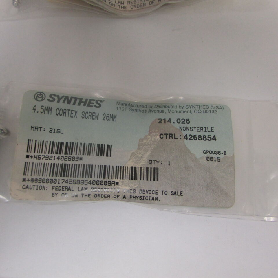 214.026 - SYNTHES - 4.5mm cortex screw 26mm, () - ( Expiry Date: EACH )