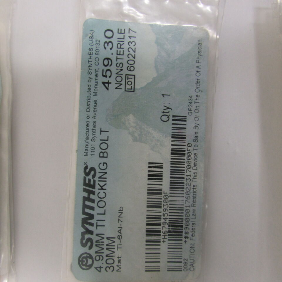 459.3 - SYNTHES - 4.9 mm ti locking bolt 30 mm, () - ( Expiry Date: EACH )