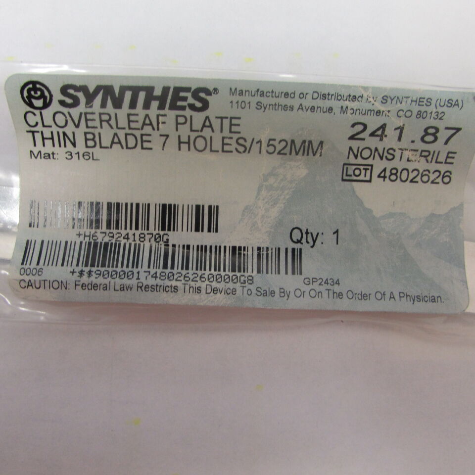 241.87 - SYNTHES - cloverleaf plate thin blade 7 holes/152mm, () - ( Expiry Date: EACH )