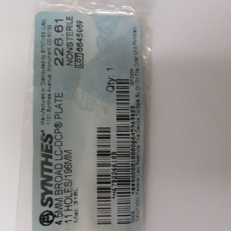 226.61 - SYNTHES - 4.5mm broad lc-dcp plate 11 holes 196mm , () - ( Expiry Date: EACH )