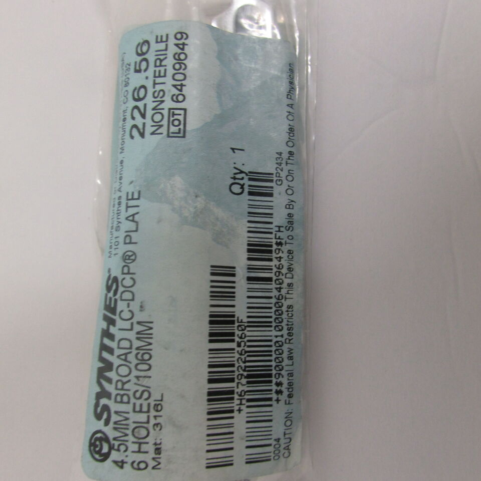 226.56 - SYNTHES - 4.5mm broad lc-dcp plate 6 holes 106mm, () - ( Expiry Date: EACH )