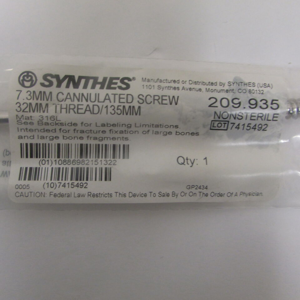 209.935 - SYNTHES - 7.3mm cannulated screw 32mm thread / 135mm, () - ( Expiry Date: EACH )