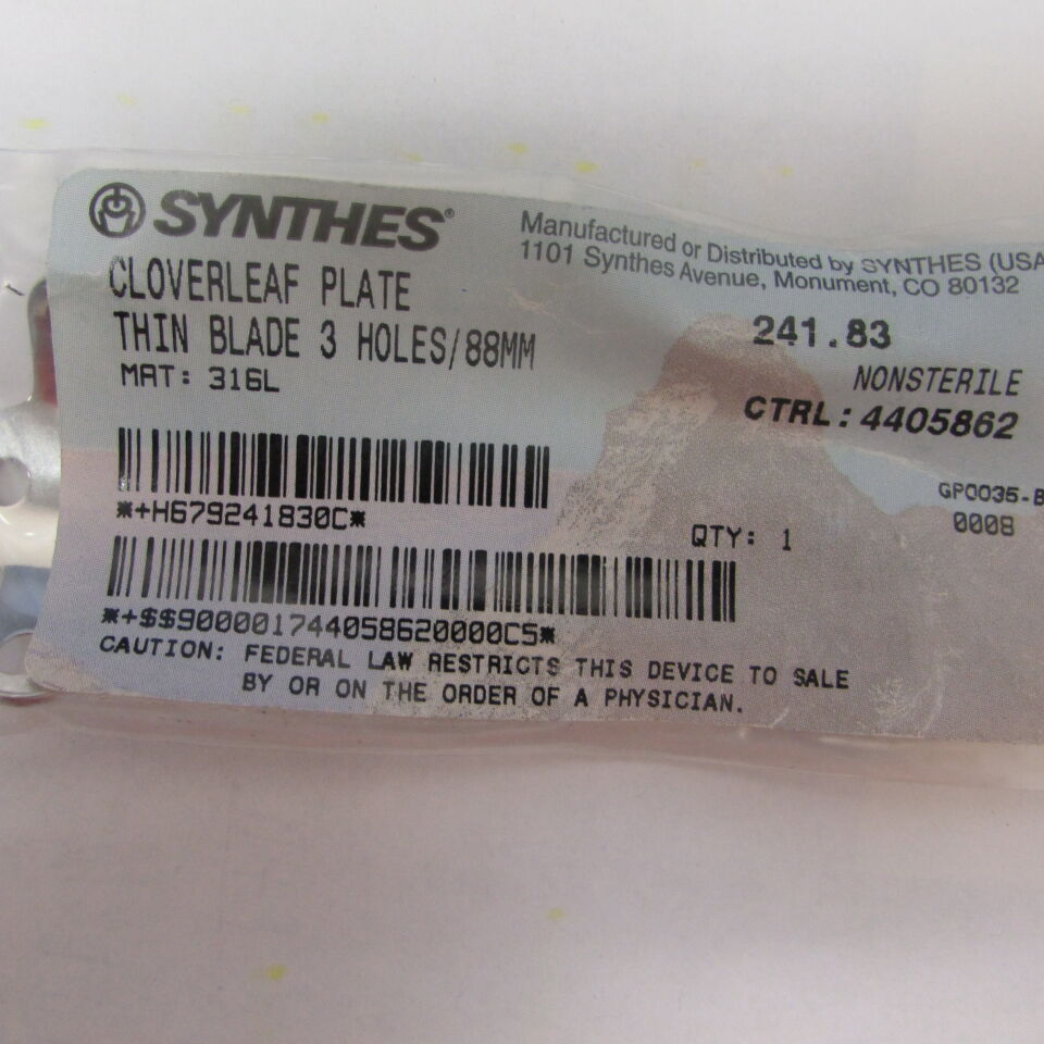 241.83 - SYNTHES - clover leaf plate thin blade 3 holes 88mm, () - ( Expiry Date: EACH )