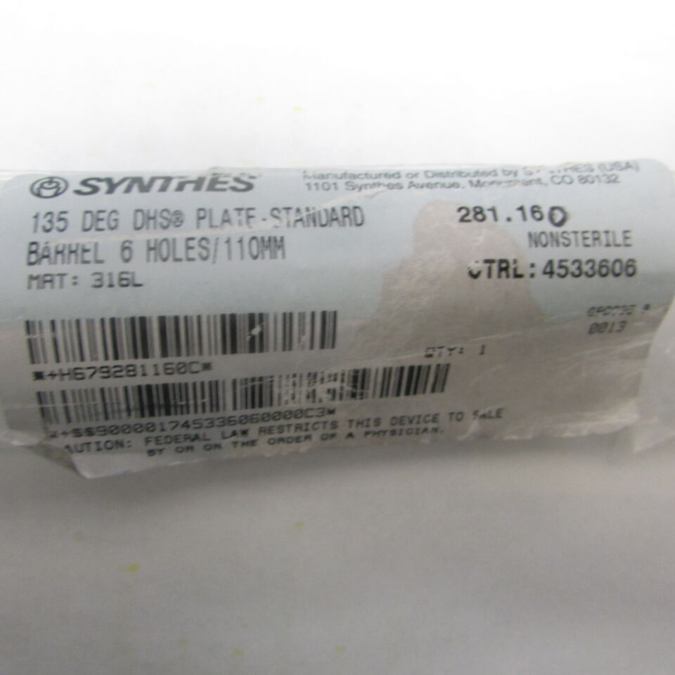 281.16 - SYNTHES - 135 deg dhs plate-standard barrel 6 holes/110mm, () - ( Expiry Date: EACH )