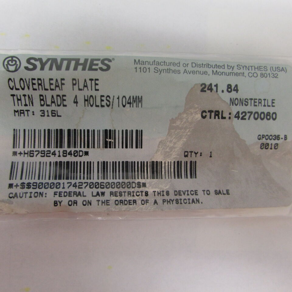 241.84 - SYNTHES - cloverleaf plate thin blade 4 holes/104mm, () - ( Expiry Date: EACH )