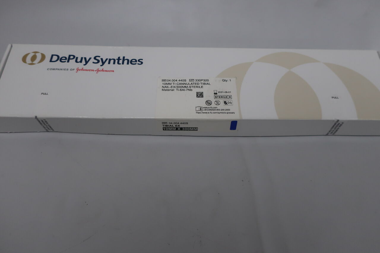 04.004.440S - SYNTHES - EXPert Nail 10MM TI CANNULATED TIBIAL NAIL-EX/300MM-STERILE, (box/1) - ( Expiry Date: 2031-08-01 )