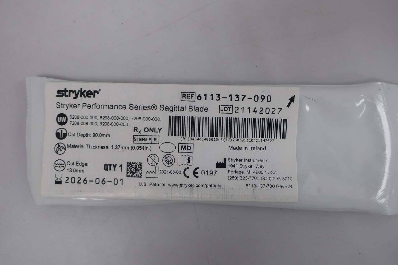 6113-137-090  -  STRYKER  -  Stryker Performance Series Sagittal Blade Cut; Depth 90.0mm, Material Thickness: 1.37mm, Cut Edge: 13.0mm , ( EA/ )  -  ( Expiry Date : 2025-07-01 )