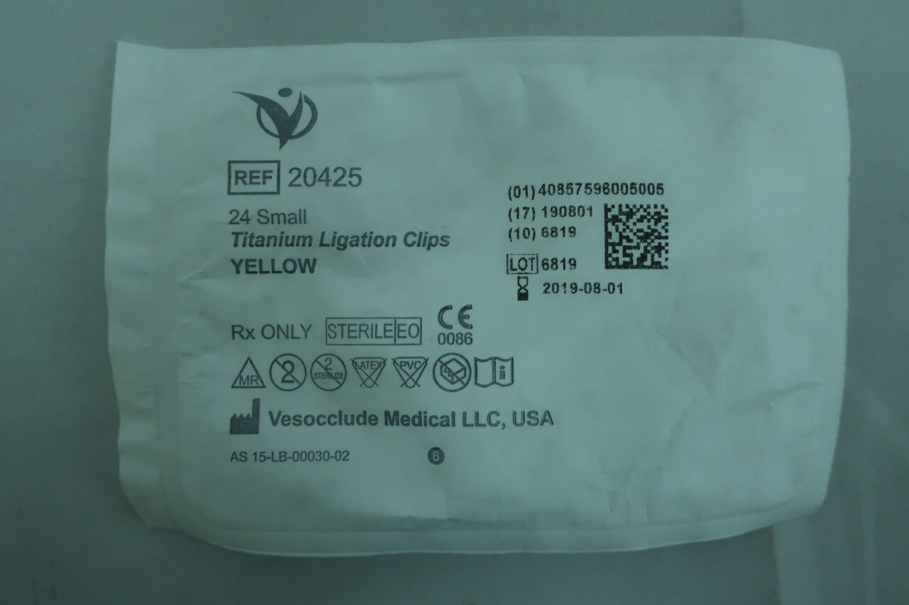20425 - VESOCCLUDE - Symmetry Vesocclude Titanium Ligating Clips, Small, Narrow, 24 Clips, (EA) - ( Expiry Date: 2019-08-01 )