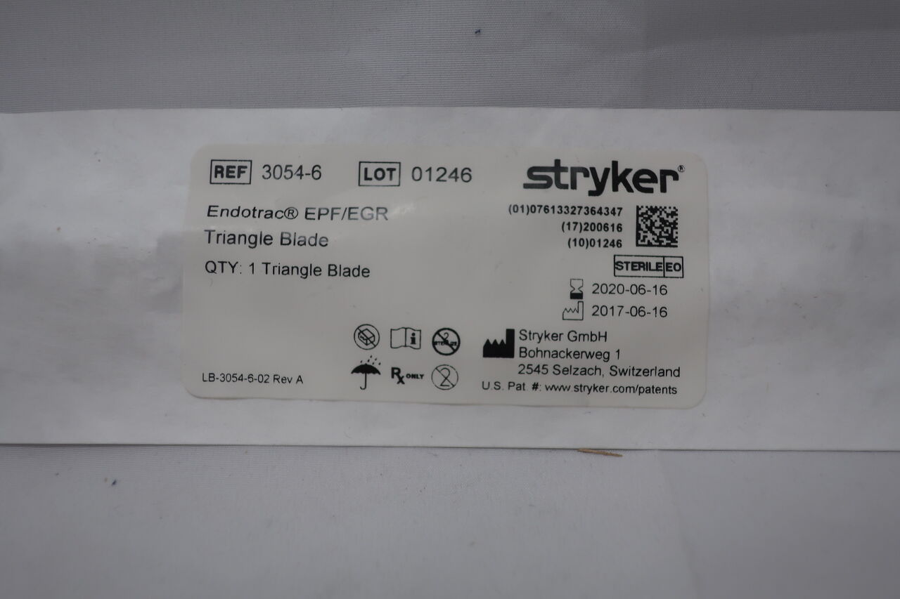3054-6 - STRYKER - Instratek Endotrac Stainless Steel Disposable Triangle Blade, Sterile, (BX/6) - ( Expiry Date: 2020-06-16 )