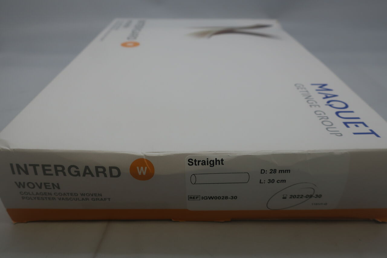 IGW0028-30 - MAQUET - Maquet Intergard Woven Vascular Graft, Straight 28mm x 30cm, (BX/1) - ( Expiry Date: 2022-09-30 )