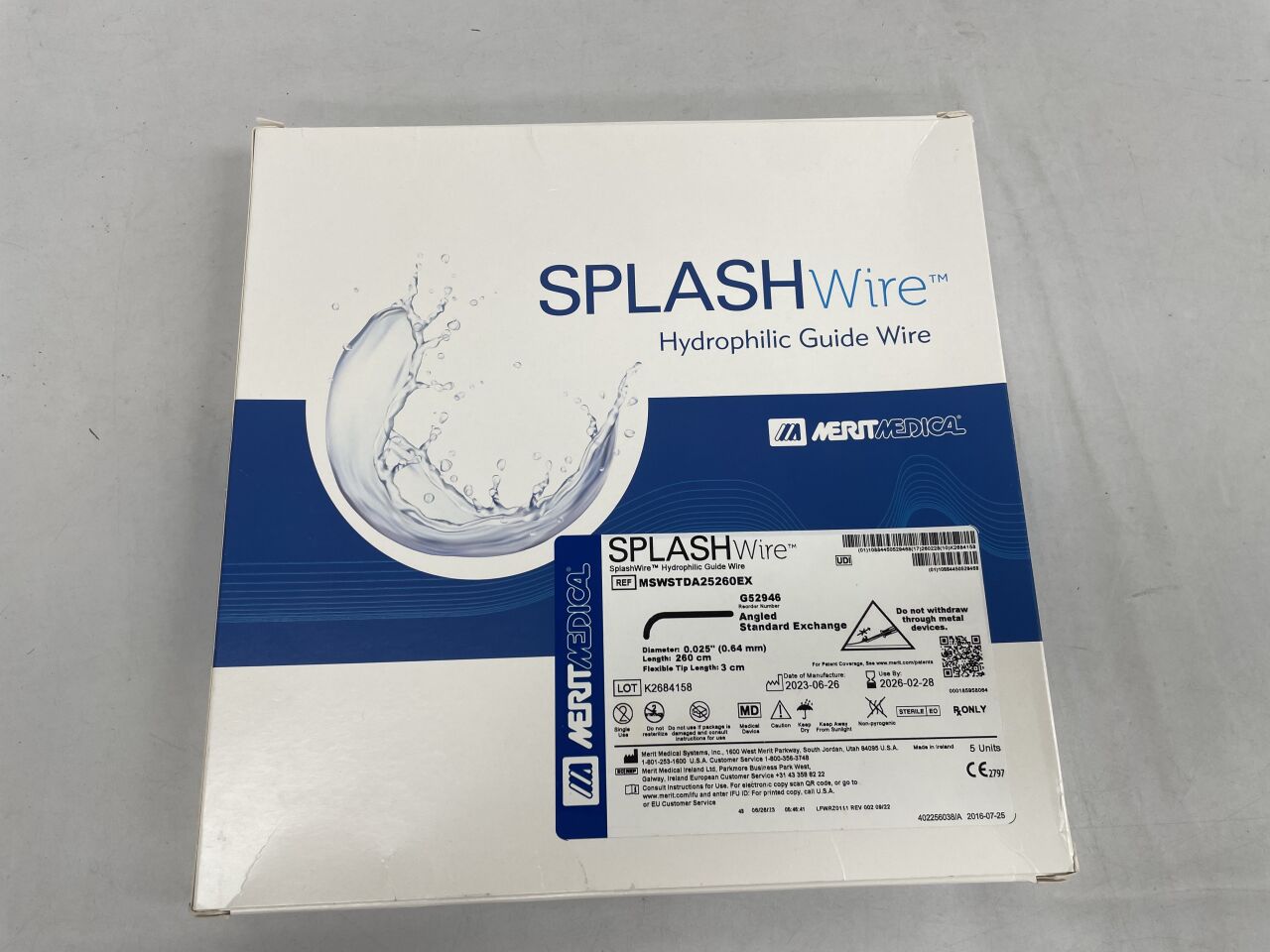 MSWSTDA2526EX - MERIT - Alambre hidrofílico SplashWire de 0,025" x 260 cm, punta de 3 cm, intercambio estándar en ángulo (caja de 5) - (Fecha de caducidad: 28/02/2026)