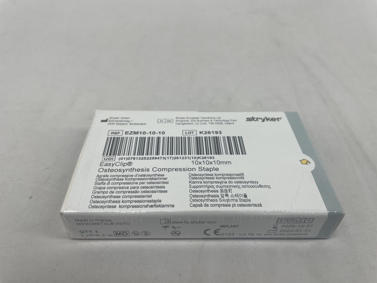EZM10-10-10  -  STRYKER  -  EasyClip Bicortical Staple 10mm, 10-10mm , ( BX/1 )  -  ( Expiry Date : 2026-02-28 )