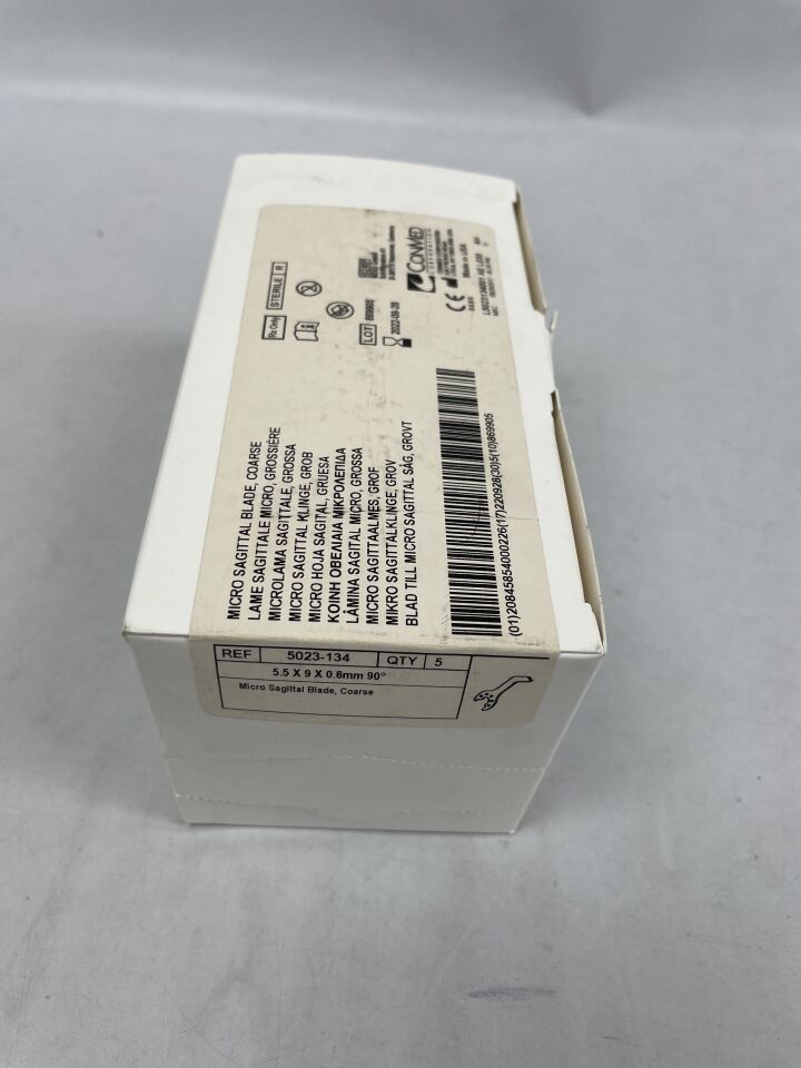 5023-134 - CONMED - Micro Sagittal Blade, Coarse, 9 L x 5.5 mm W, 0.6 mm Cut Thickness, 0.4 mm Material Thickness, 90° Angled, (BX/5) - ( Expiry Date: 2022-09-28 )