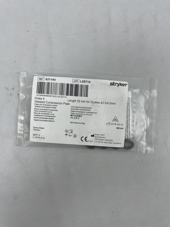 621144 - STRYKER - Waisted Compression Plate, holes 4, 52mm length for screws Ã˜3.5/4.0mm, (EA) - ( Expiry Date: 2020-01-01 )