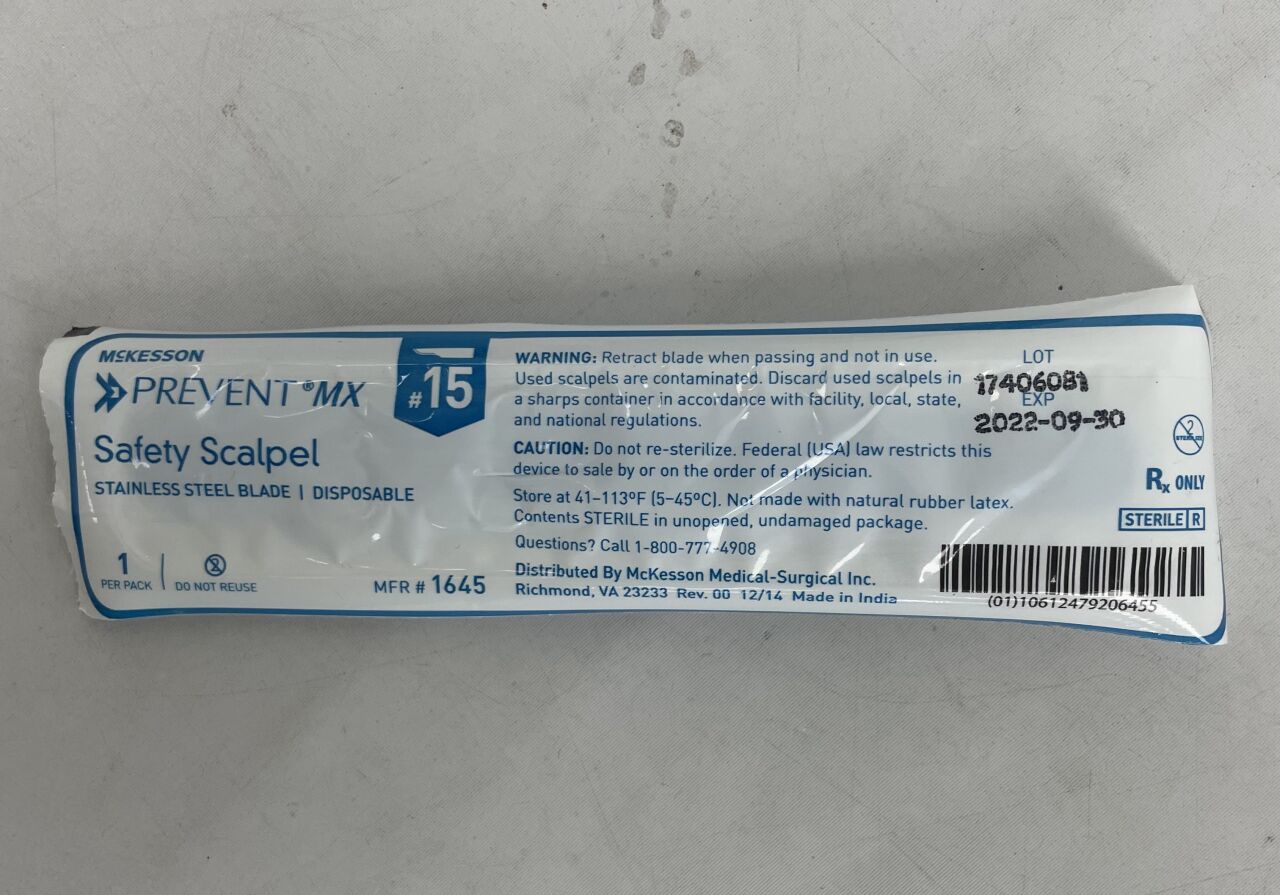 1645 - MCKESSON - Prevent MX Safety Scalpel, STAINLESS STEEL BLADE, number #15, (EA) - ( Expiry Date: 2022-09-30 )