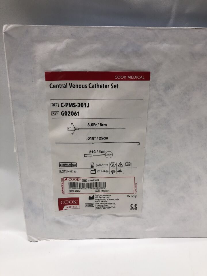 G18001 - COOK - Central Venous Catheter Set 3 Fr, 0.018in, 21G, (EA) - ( Expiry Date: 2024-02-19 )